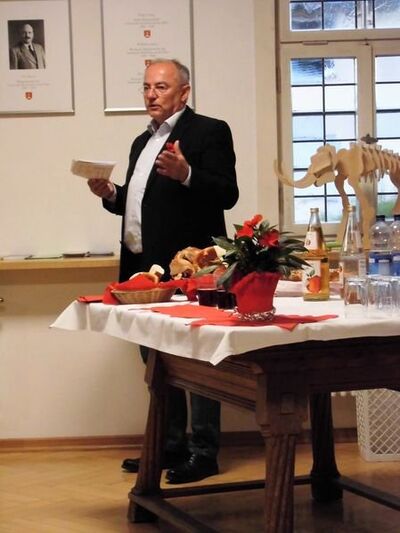 Josip Juratovic MdB im Rathausfoyer